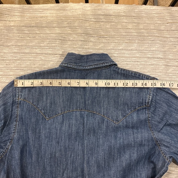 Ralph Lauren denim shirt- shadow on pic- no fading! - Picture 7 of 7